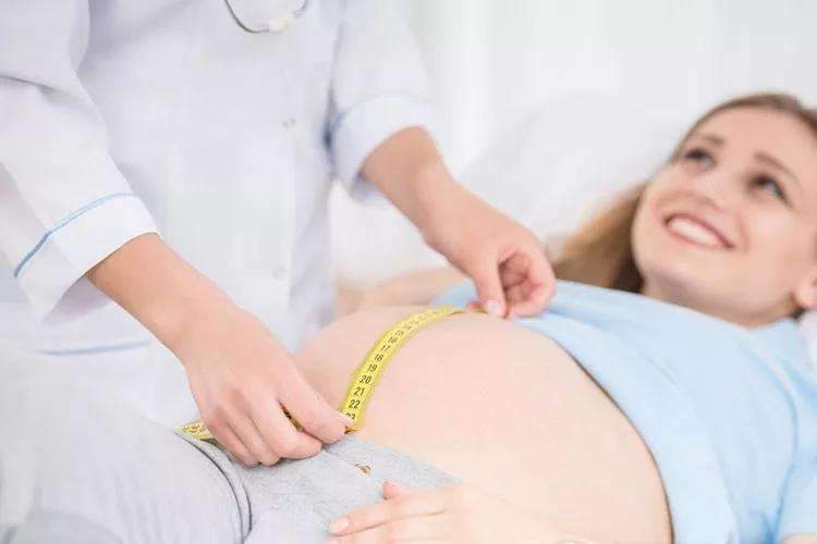 我什么时候可以选择做第三代借卵做试管婴儿？